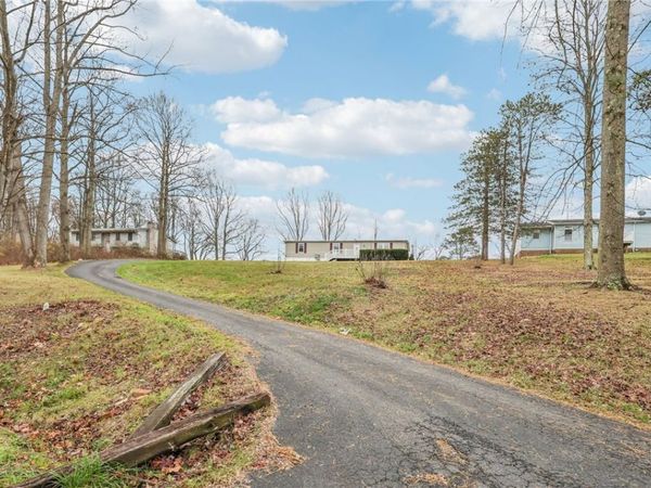 144 Langham Dr, Hookstown, PA 15050