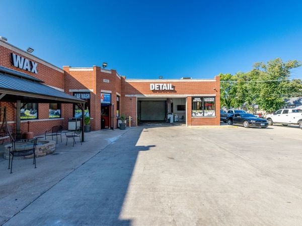 5900 W Addison Street, Chicago, IL 60634