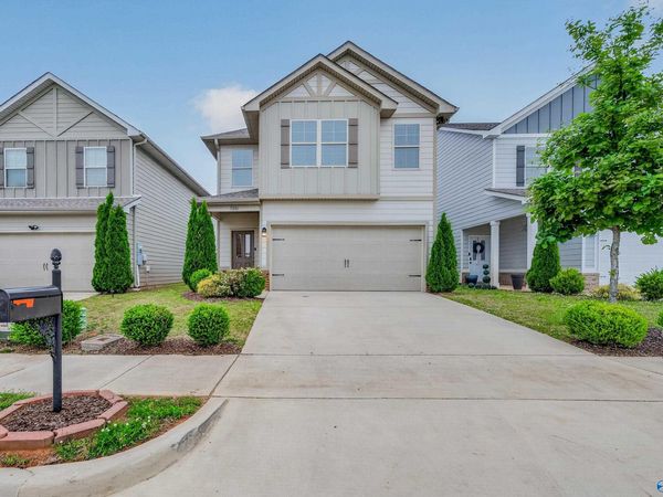 7211 Elmcroft Avenue NW, Huntsville, AL 35806