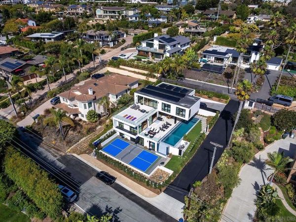 1605 Burgundy Rd, Encinitas, CA 92024