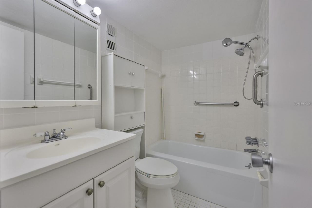 801 83rd Avenue N, Unit 118, Saint Petersburg, FL 33704 Photo