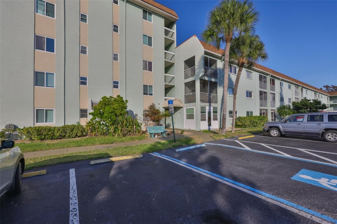 801 83rd Avenue N, Unit 118, Saint Petersburg, FL 33704 Photo