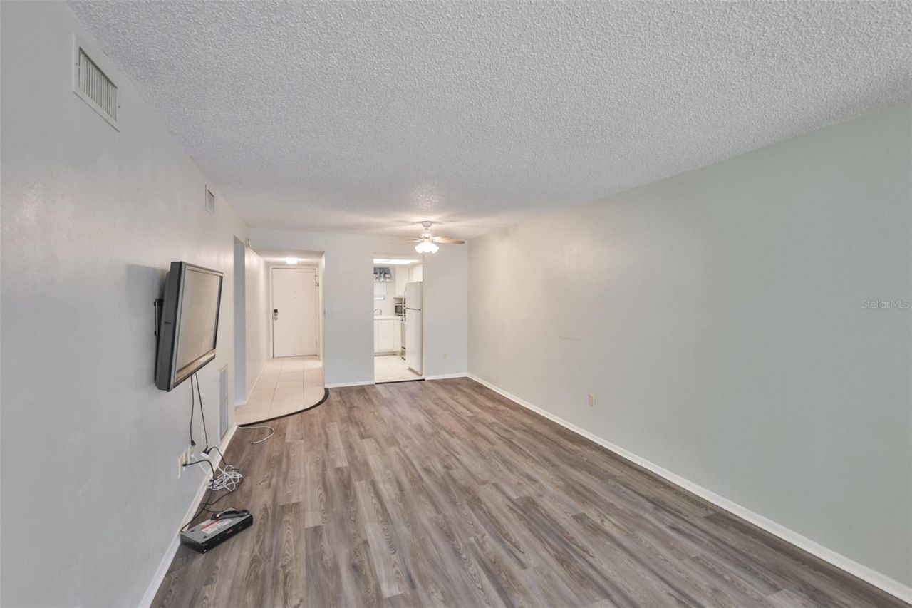 801 83rd Avenue N, Unit 118, Saint Petersburg, FL 33704 Photo