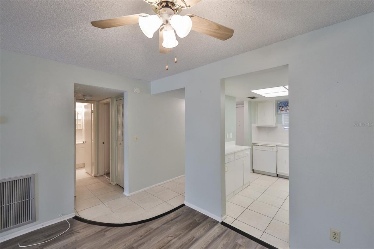 801 83rd Avenue N, Unit 118, Saint Petersburg, FL 33704 Photo