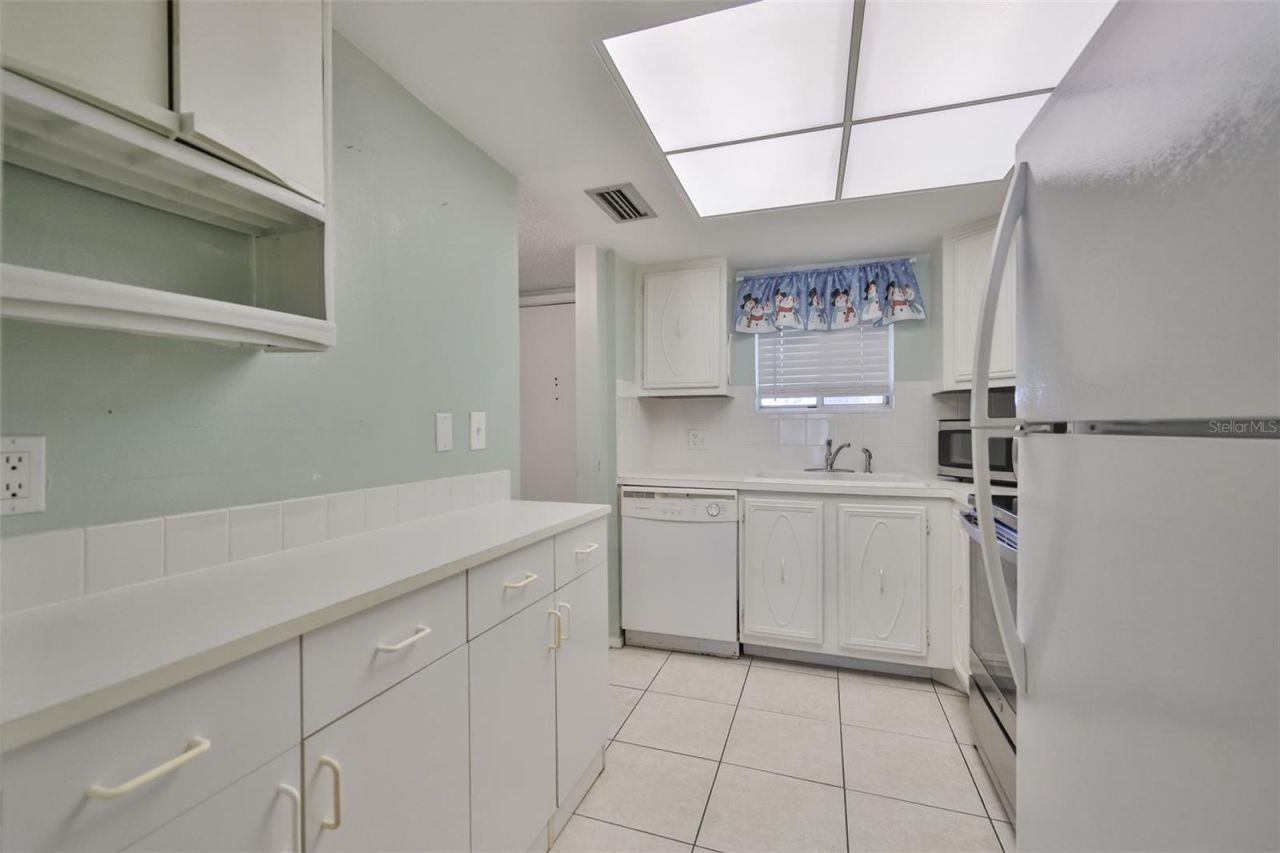 801 83rd Avenue N, Unit 118, Saint Petersburg, FL 33704 Photo