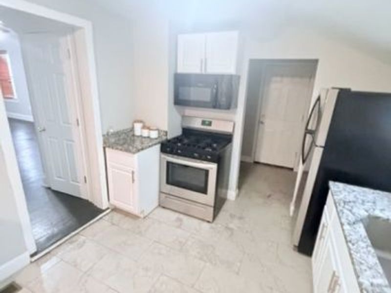 3410 Hancock Avenue, Cleveland, OH 44113 Photo 13