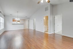 149 Willow Creek Boulevard photo 4