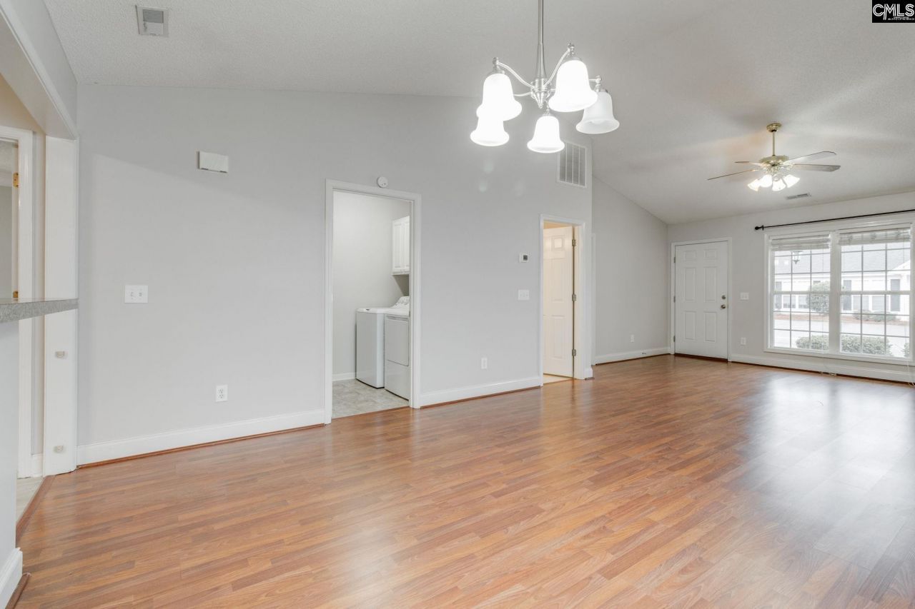 149 Willow Creek Boulevard Photo 6