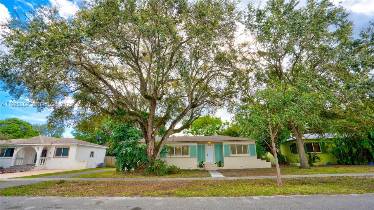 1230 NE 133rd St, North Miami, FL 33161 Photo