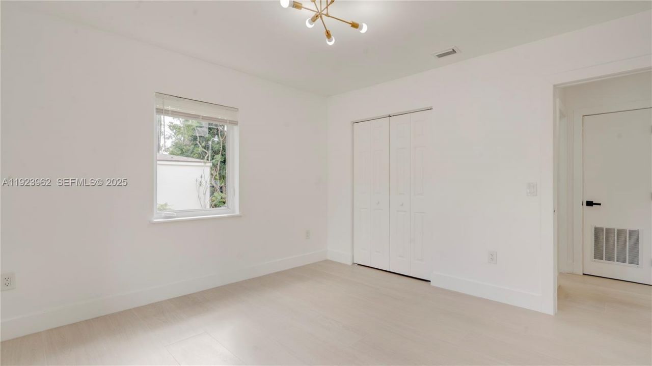 1230 NE 133rd St, North Miami, FL 33161 Photo