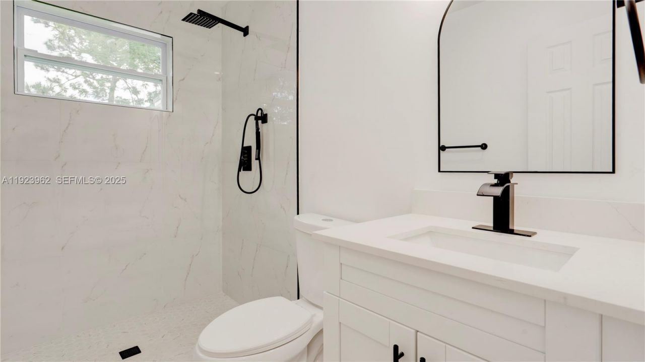 1230 NE 133rd St, North Miami, FL 33161 Photo