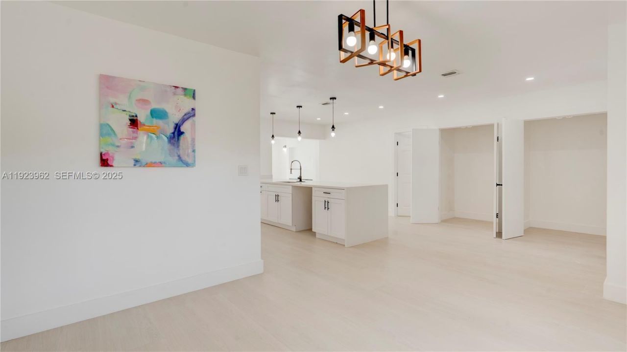 1230 NE 133rd St, North Miami, FL 33161 Photo