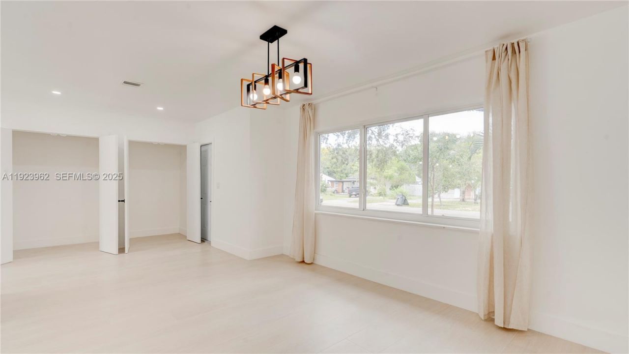 1230 NE 133rd St, North Miami, FL 33161 Photo