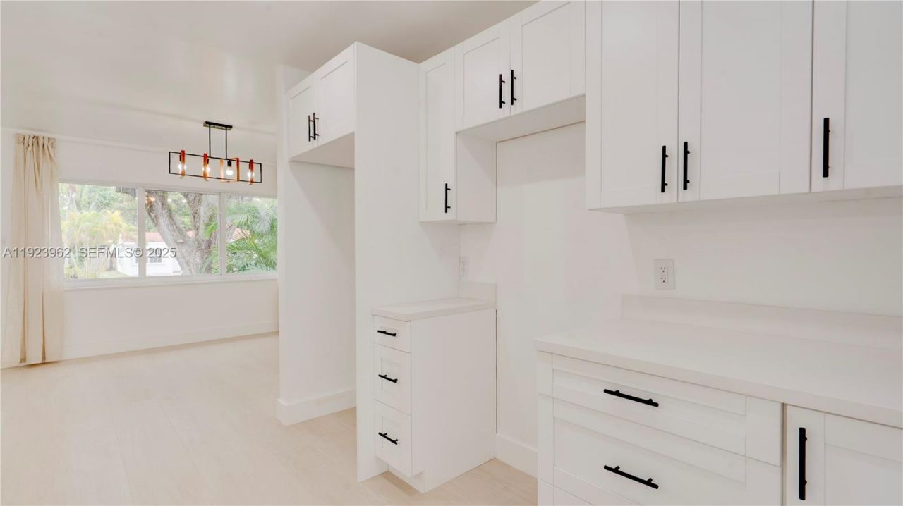 1230 NE 133rd St, North Miami, FL 33161 Photo