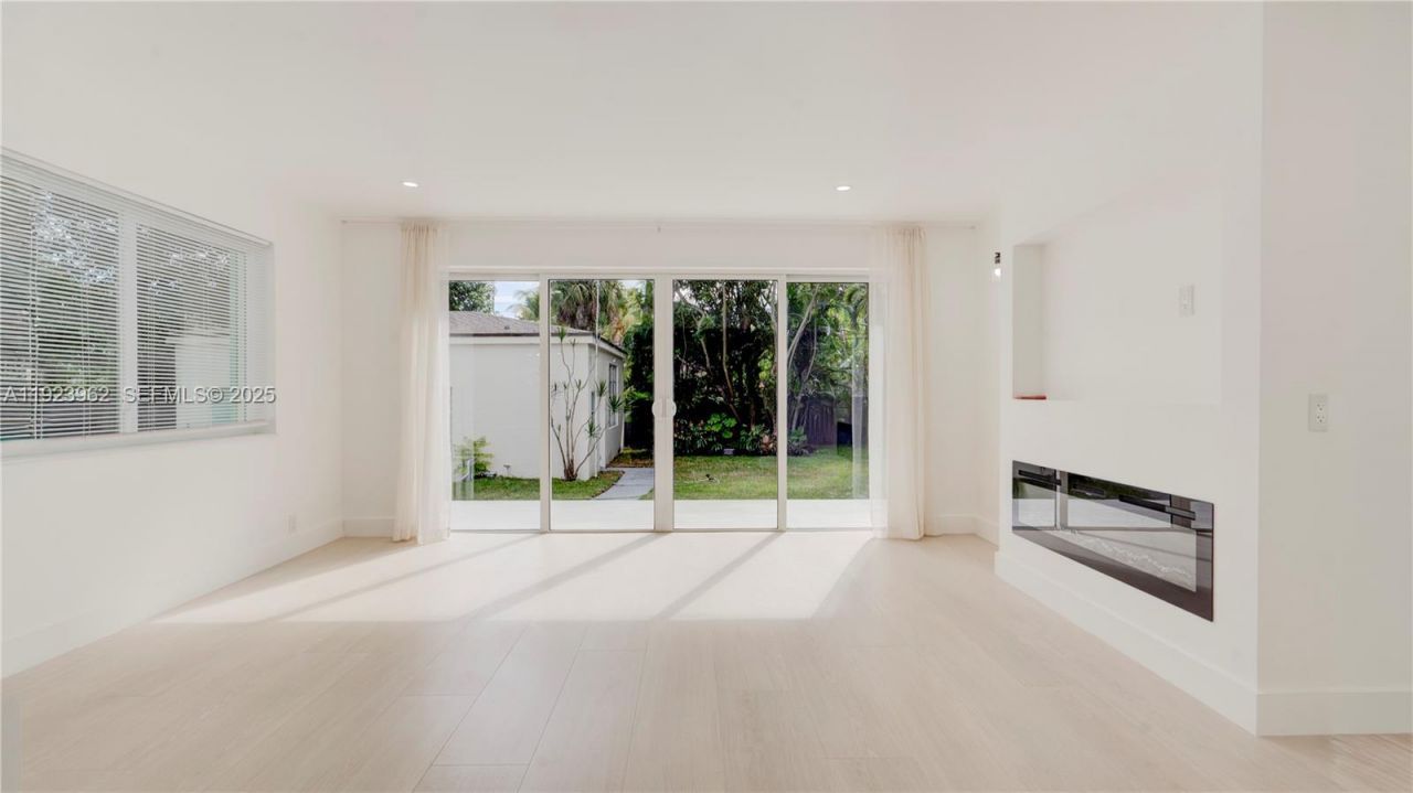 1230 NE 133rd St, North Miami, FL 33161 Photo