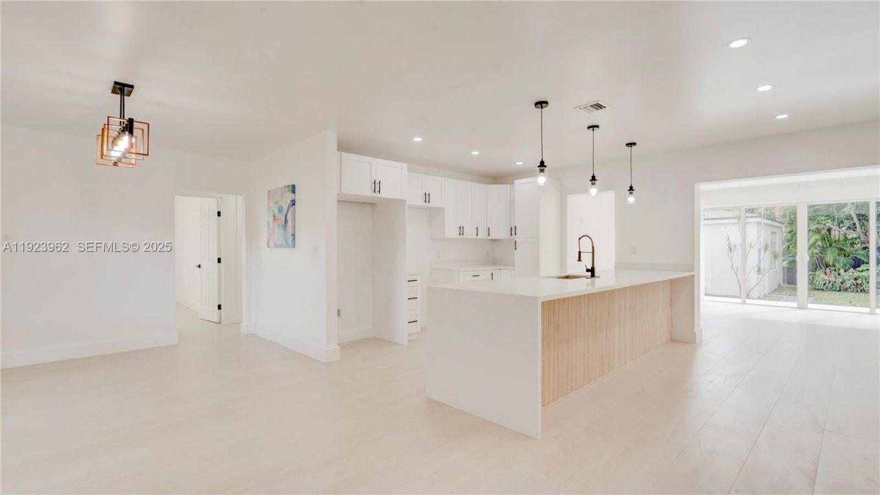 1230 NE 133rd St, North Miami, FL 33161 Photo