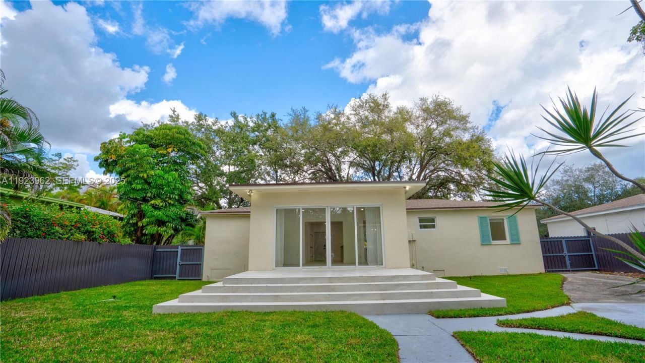 1230 NE 133rd St, North Miami, FL 33161 Photo