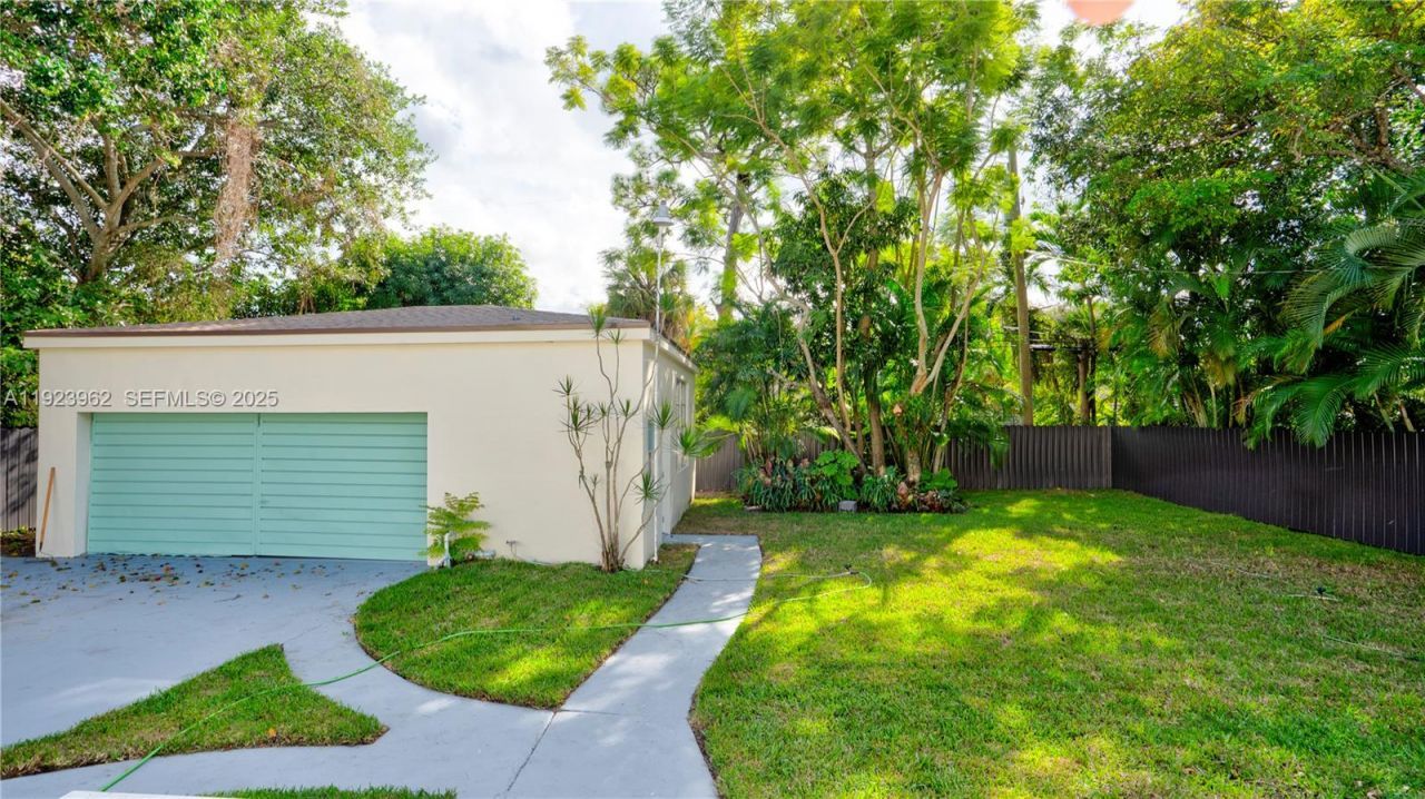 1230 NE 133rd St, North Miami, FL 33161 Photo