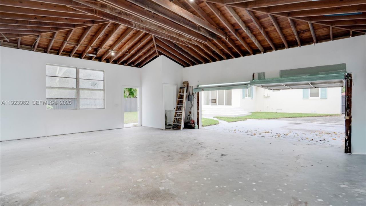 1230 NE 133rd St, North Miami, FL 33161 Photo