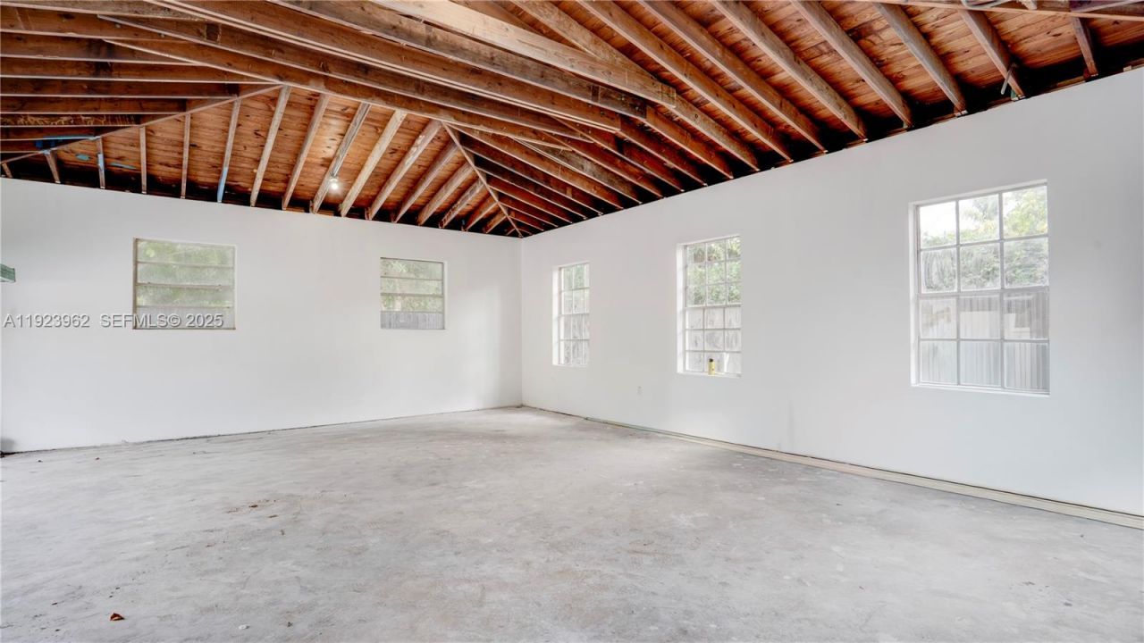 1230 NE 133rd St, North Miami, FL 33161 Photo