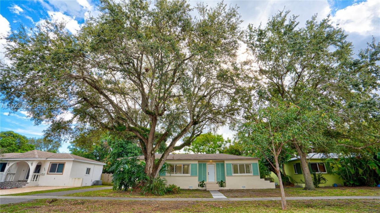 1230 NE 133rd St, North Miami, FL 33161 Photo