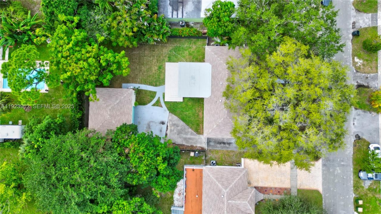 1230 NE 133rd St, North Miami, FL 33161 Photo