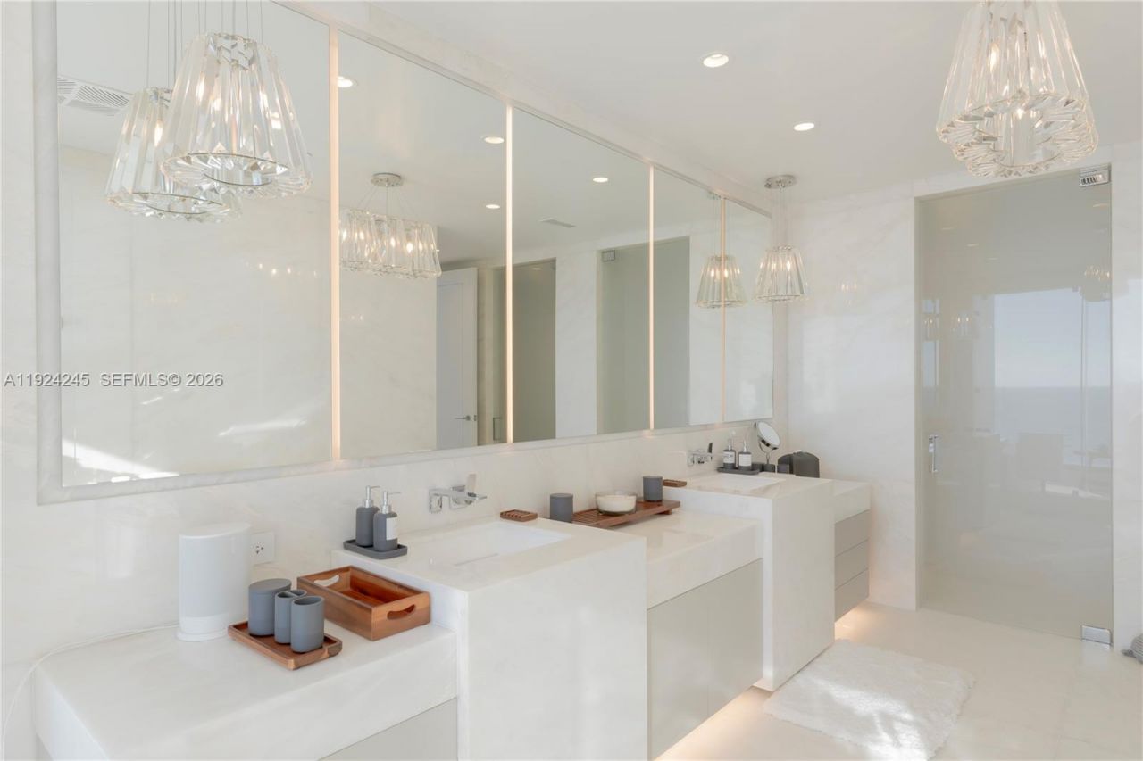 17975 Collins Ave, Unit 502, Sunny Isles Beach, FL 33160 Photo
