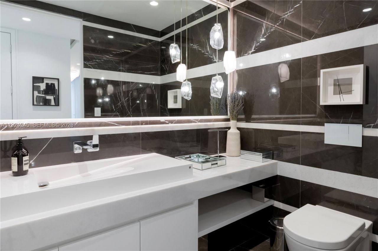 17975 Collins Ave, Unit 502, Sunny Isles Beach, FL 33160 Photo