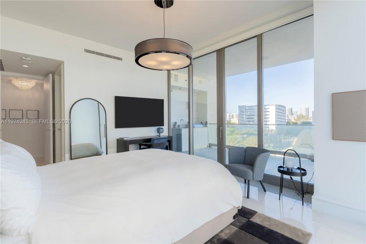 17975 Collins Ave, Unit 502, Sunny Isles Beach, FL 33160 Photo