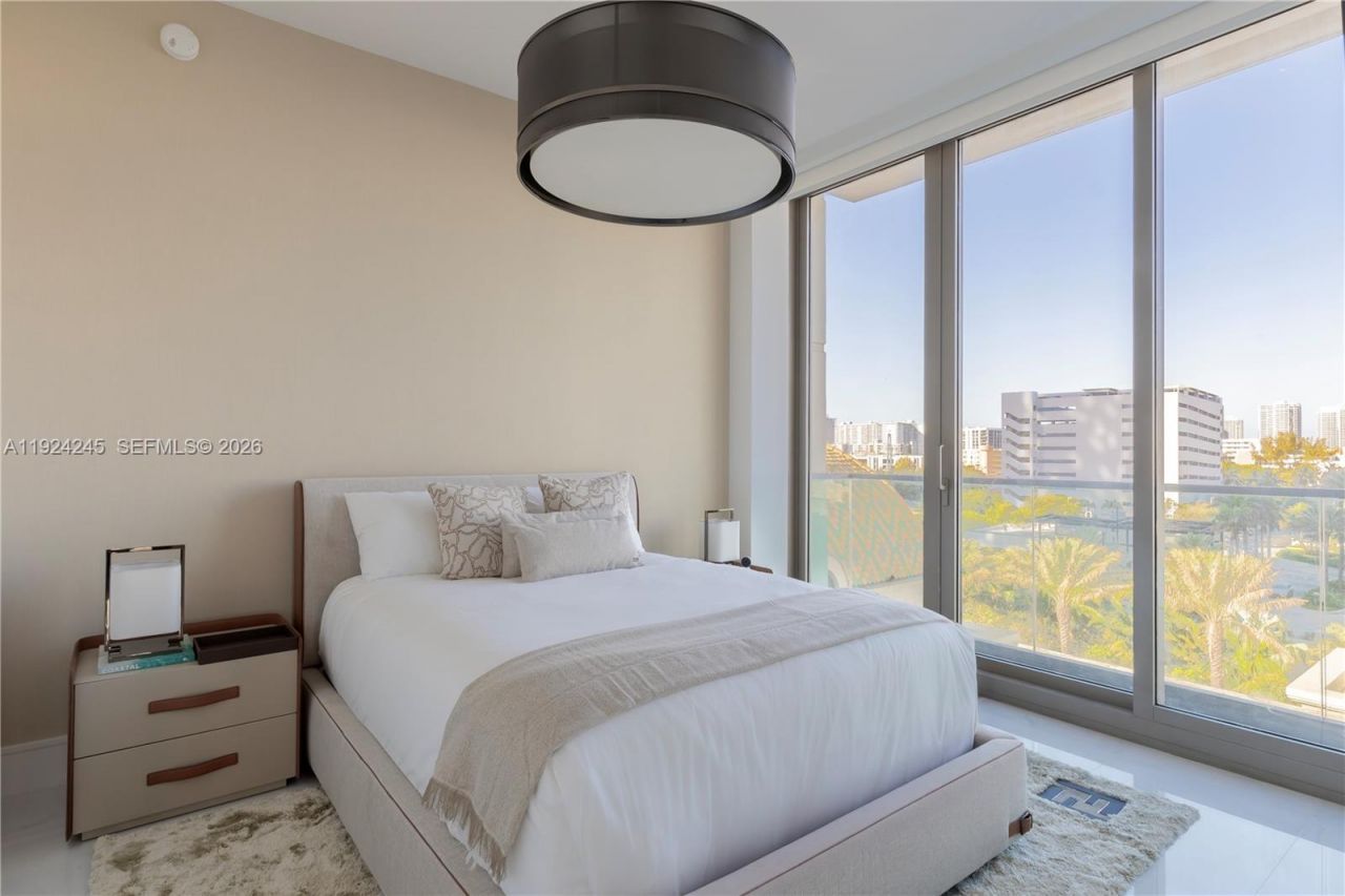 17975 Collins Ave, Unit 502, Sunny Isles Beach, FL 33160 Photo