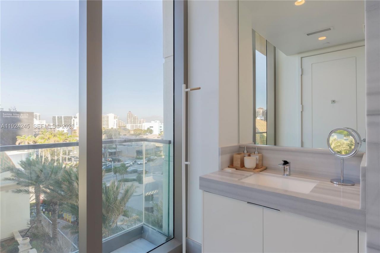 17975 Collins Ave, Unit 502, Sunny Isles Beach, FL 33160 Photo