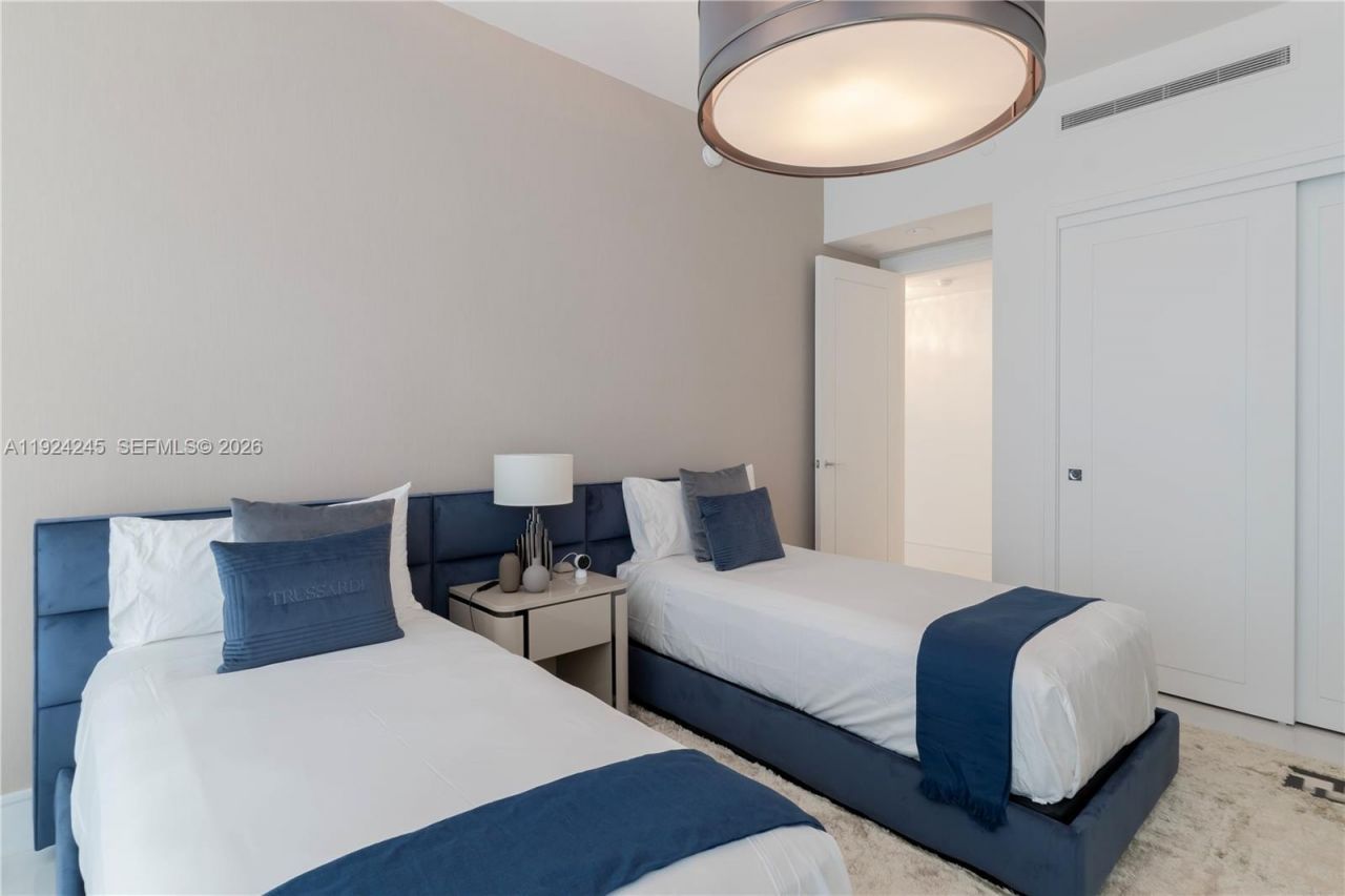 17975 Collins Ave, Unit 502, Sunny Isles Beach, FL 33160 Photo