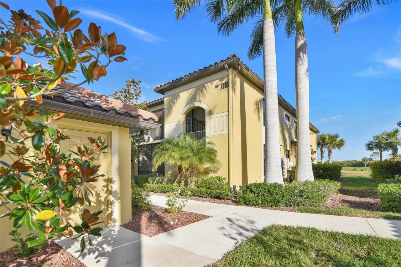 7305 River Hammock Drive, Unit 204, Bradenton, FL 34212 Photo