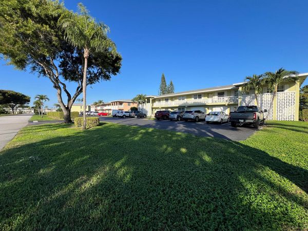 1150 Boxwood Drive, Unit 202, Delray Beach, FL 33445