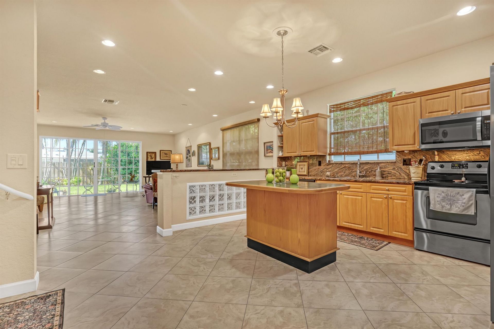 2560 NE 11th Street, Pompano Beach, FL 33062 Photo