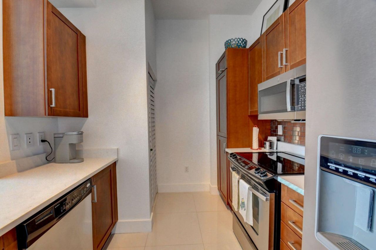 450 N Federal Highway, Unit Ph03, Boynton Beach, FL 33435 Photo