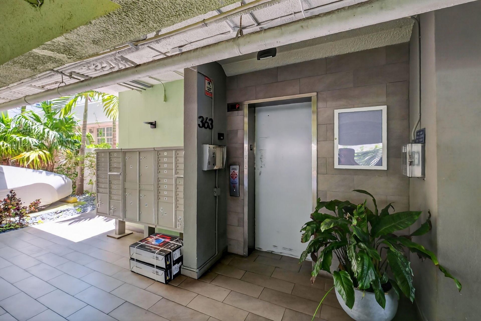 363 Washington Avenue, Unit 32, Miami Beach, FL 33139 Photo
