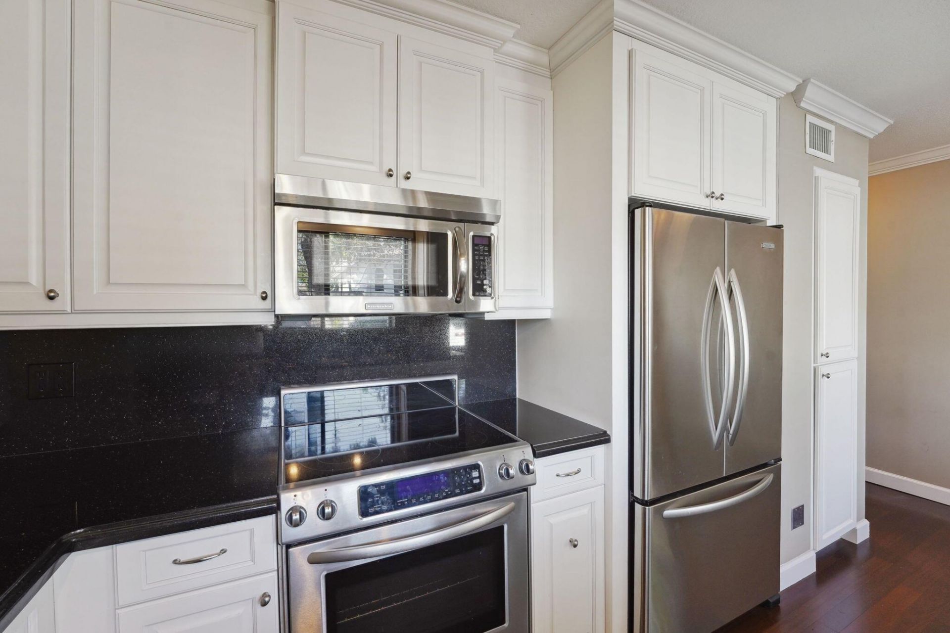 100 Pelican Pointe Drive, Unit 101, Delray Beach, FL 33483 Photo