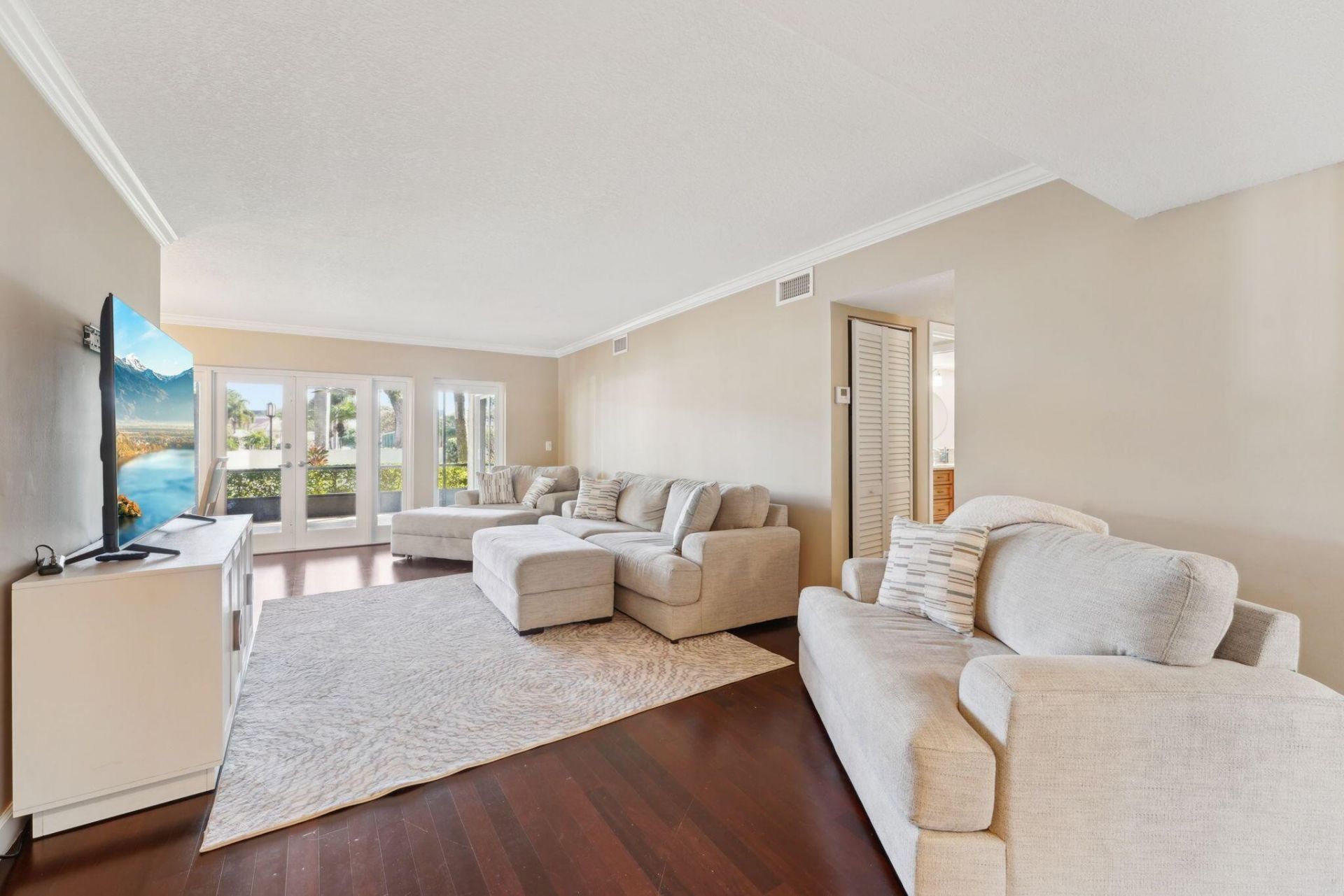 100 Pelican Pointe Drive, Unit 101, Delray Beach, FL 33483 Photo