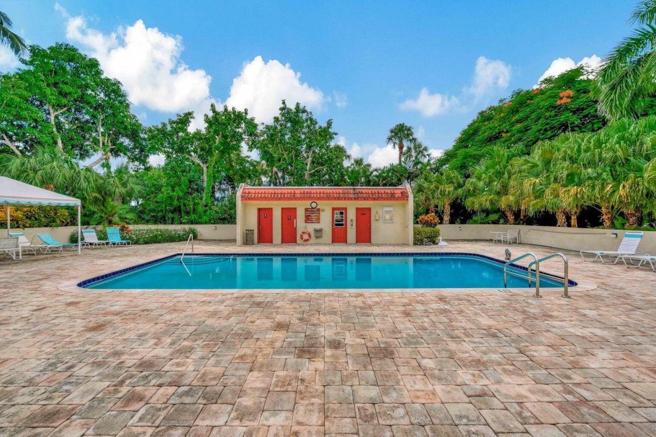 1707 Consulate Place, Unit 202, West Palm Beach, FL 33401 Photo