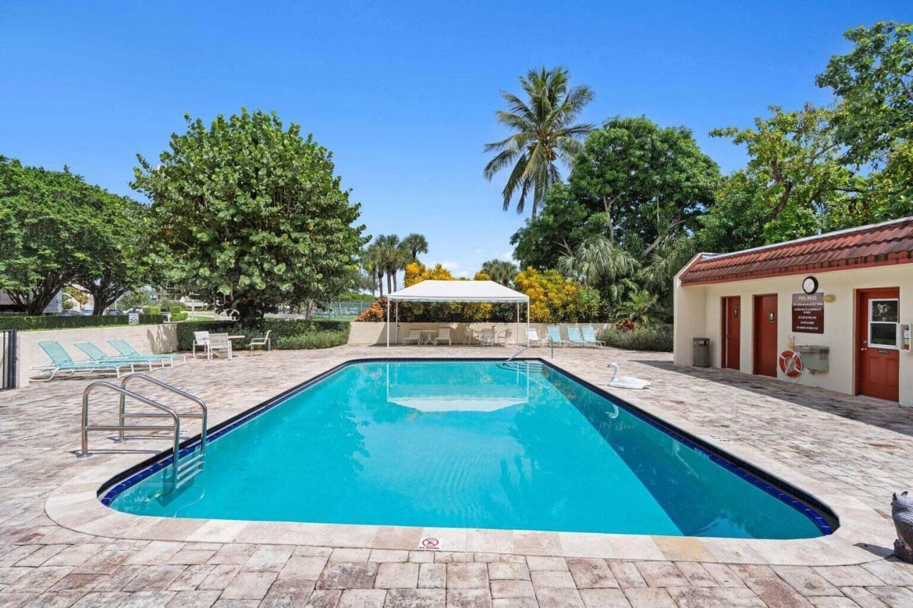 1707 Consulate Place, Unit 202, West Palm Beach, FL 33401 Photo