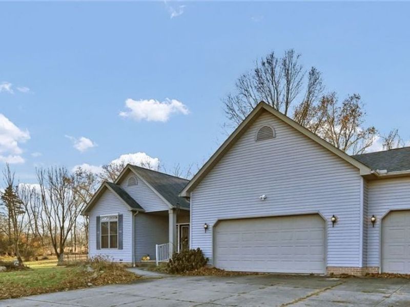 2690 Mayfair Road, Akron, OH 44312 Photo 1