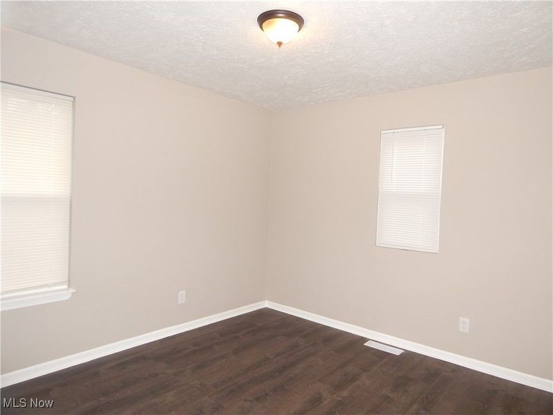 883 E 130th Street, Cleveland, OH 44108 Photo 15