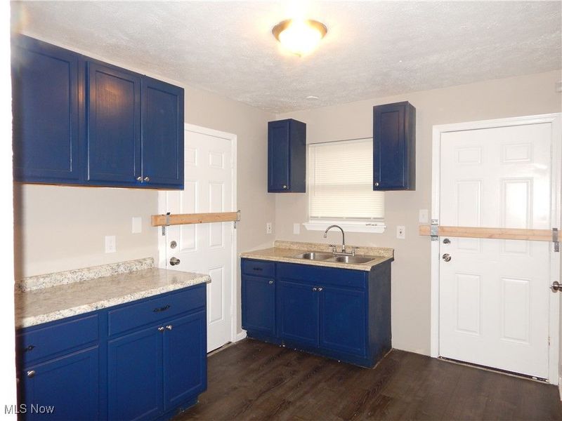 883 E 130th Street, Cleveland, OH 44108 Photo 5