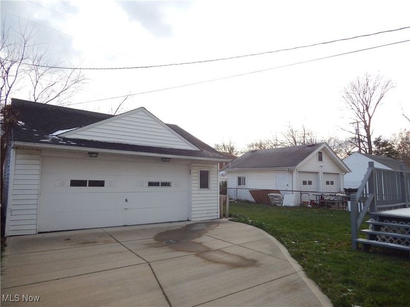 20330 S Lake Shore Boulevard, Euclid, OH 44123 Photo 5