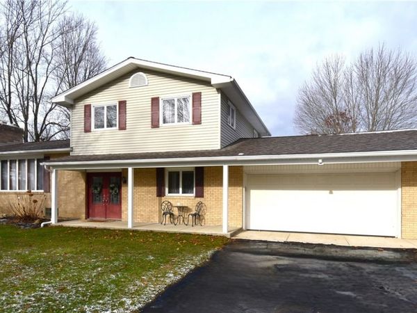 7085 Sunnydell Drive, Brookfield, OH 44403
