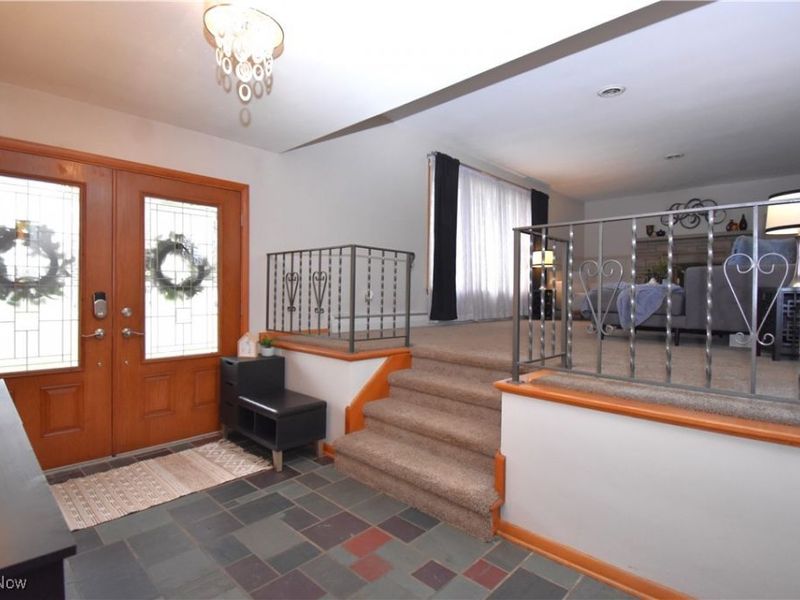 7085 Sunnydell Drive, Brookfield, OH 44403 Photo 11