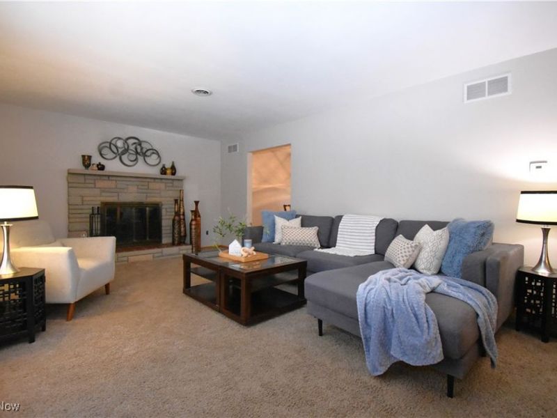 7085 Sunnydell Drive, Brookfield, OH 44403 Photo 14