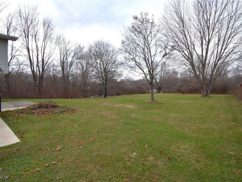 7085 Sunnydell Drive, Brookfield, OH 44403 Photo 48