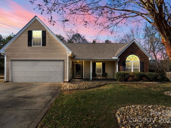 2203 Oakhurst Court, Kannapolis, NC 28081